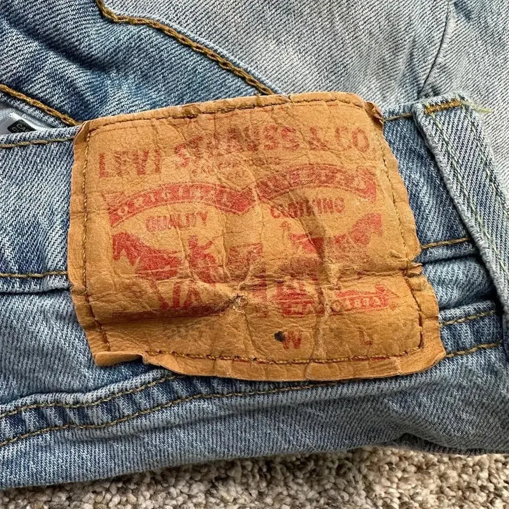 Levi's 505 Jeans Mens Size 33x24 Light Wash Straight Fit Distressed Denim Grunge